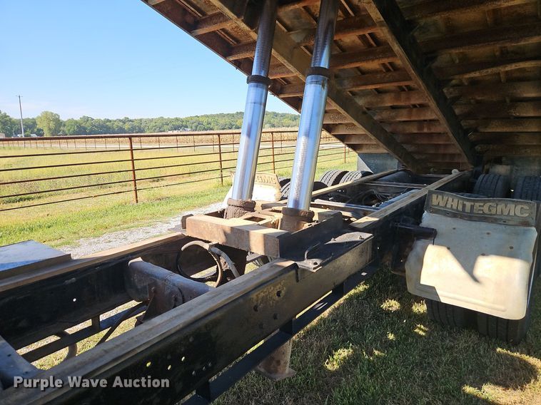 image for item DR8761 1979 GMC Astro 95 dump flatbed truck