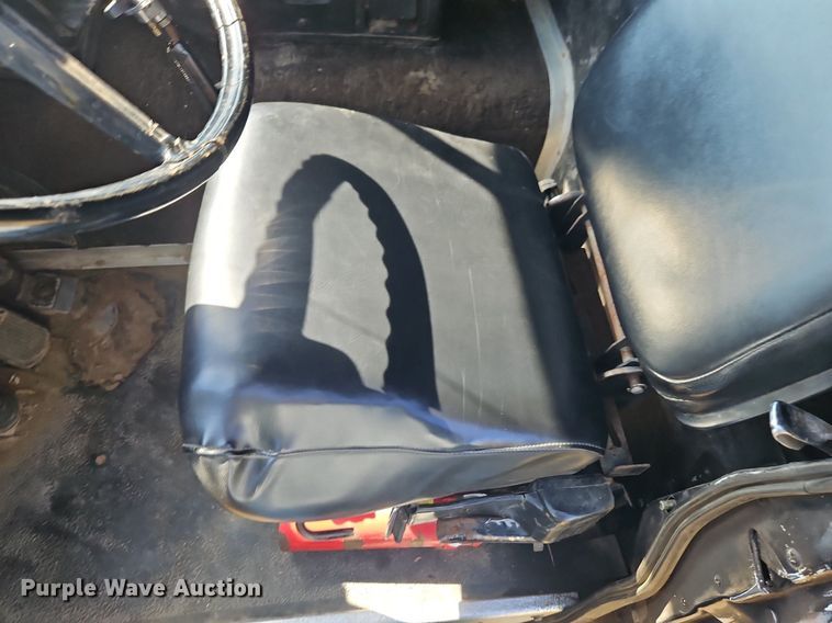 image for item DR8761 1979 GMC Astro 95 dump flatbed truck