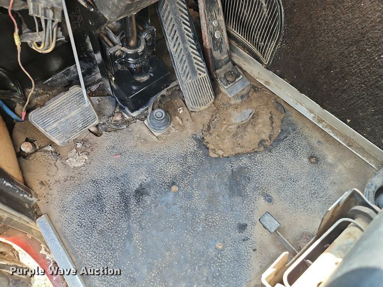 image for item DR8761 1979 GMC Astro 95 dump flatbed truck