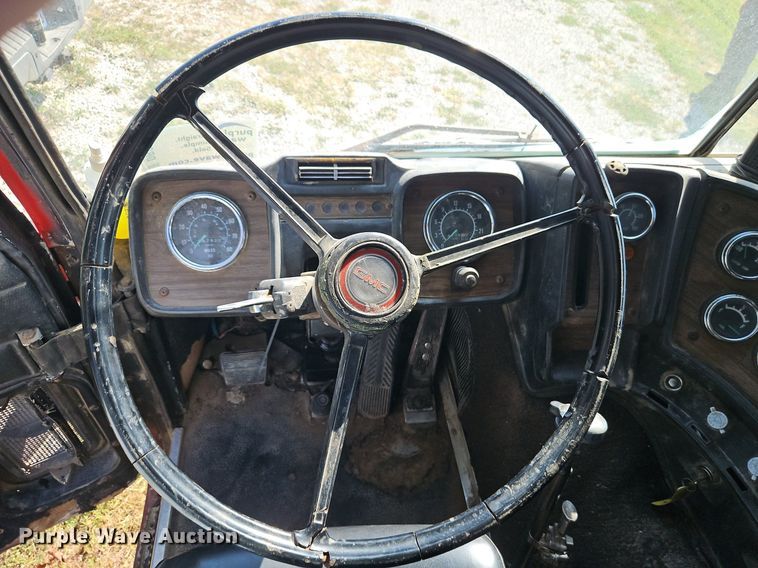 image for item DR8761 1979 GMC Astro 95 dump flatbed truck