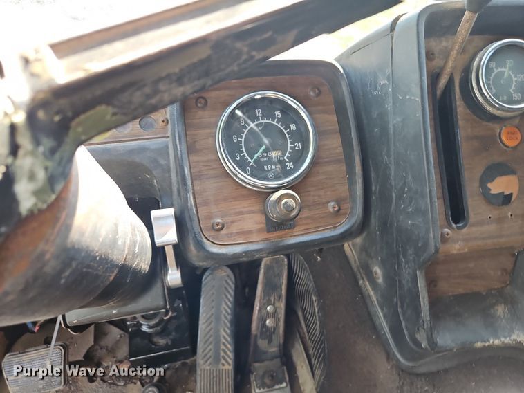 image for item DR8761 1979 GMC Astro 95 dump flatbed truck