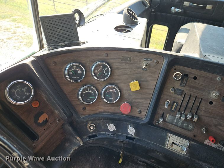 image for item DR8761 1979 GMC Astro 95 dump flatbed truck