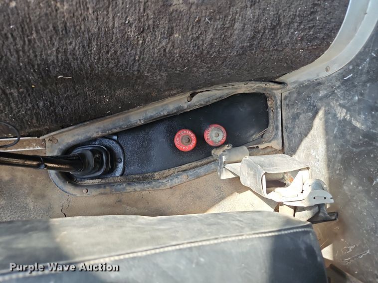 image for item DR8761 1979 GMC Astro 95 dump flatbed truck