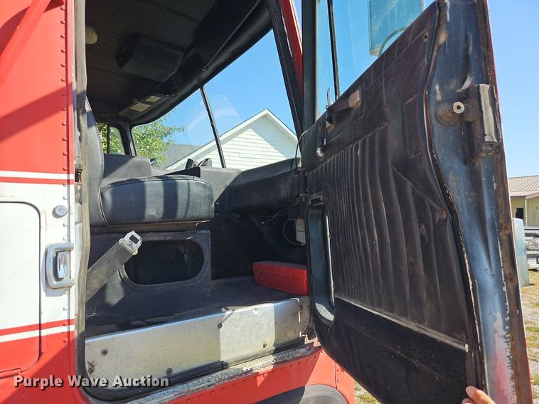 image for item DR8761 1979 GMC Astro 95 dump flatbed truck