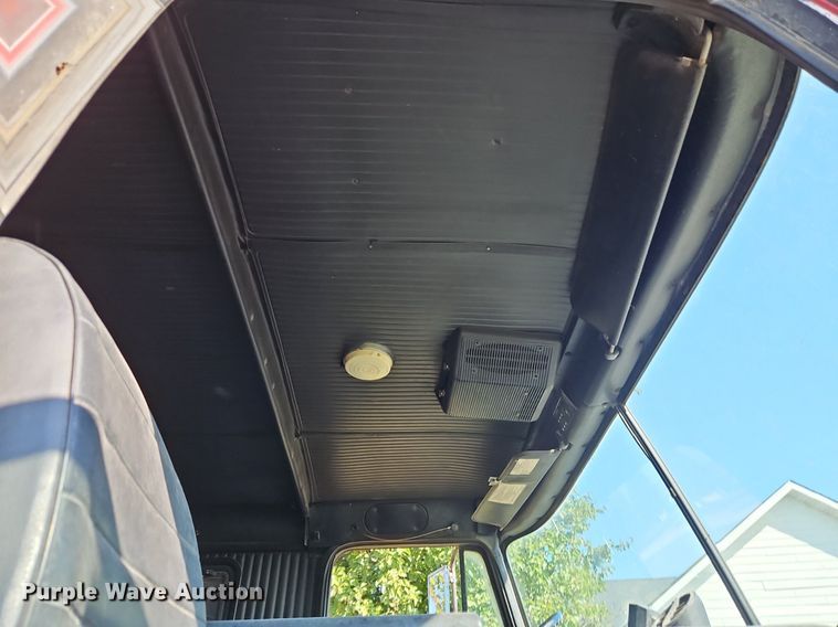 image for item DR8761 1979 GMC Astro 95 dump flatbed truck