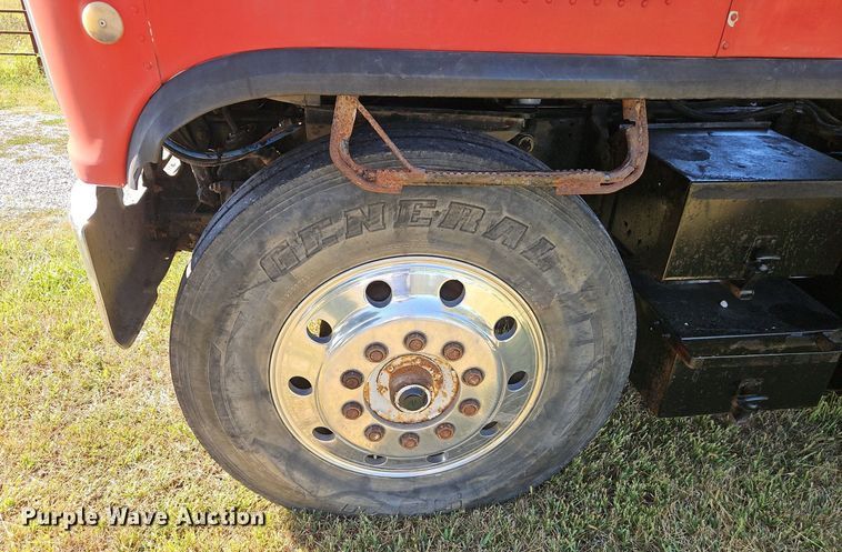 image for item DR8761 1979 GMC Astro 95 dump flatbed truck