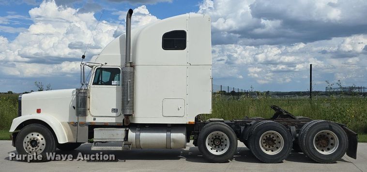 image for item DS4780 1998 Freightliner FLD132064T semi truck