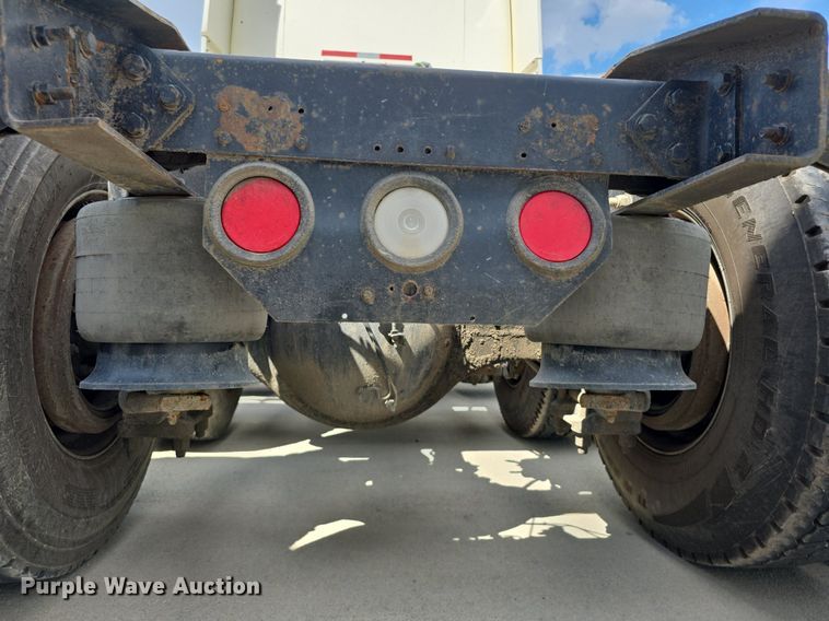 image for item DS4780 1998 Freightliner FLD132064T semi truck