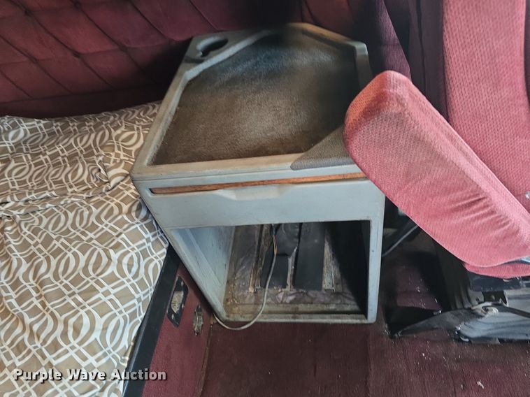 image for item DS4780 1998 Freightliner FLD132064T semi truck