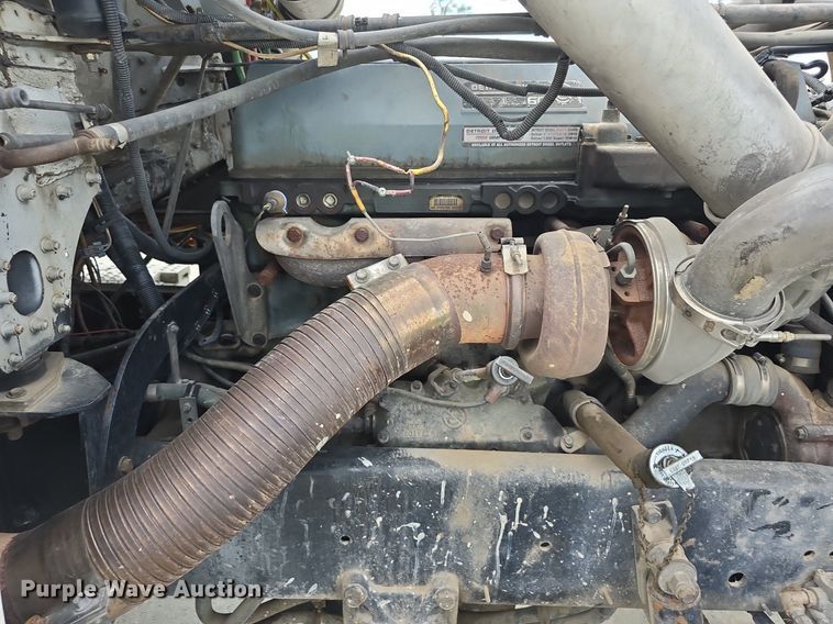 image for item DS4780 1998 Freightliner FLD132064T semi truck