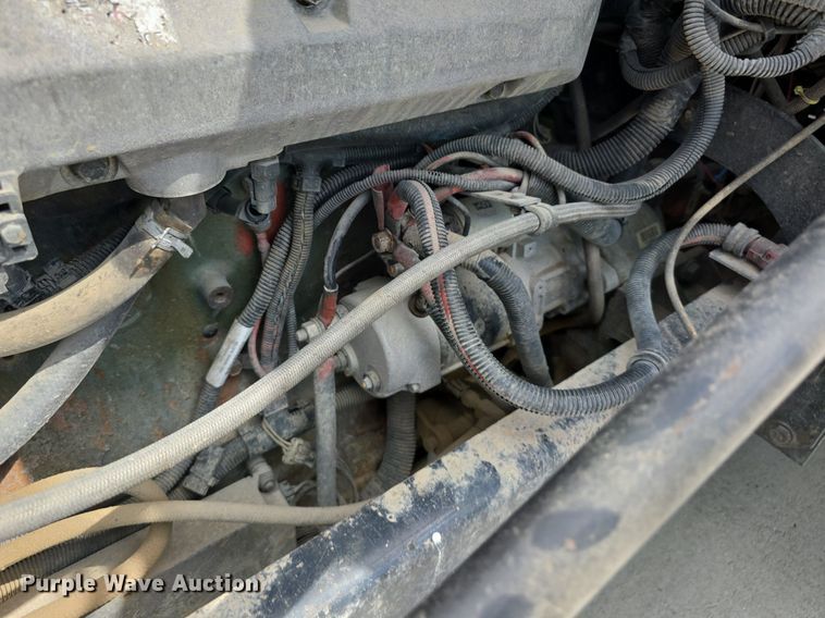 image for item DS4780 1998 Freightliner FLD132064T semi truck