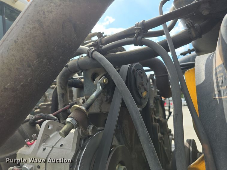 image for item DS4780 1998 Freightliner FLD132064T semi truck