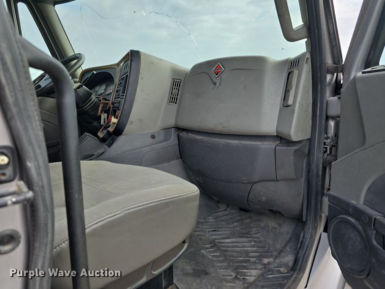 image for item DS4813 2014 International Eagle ProStar semi truck