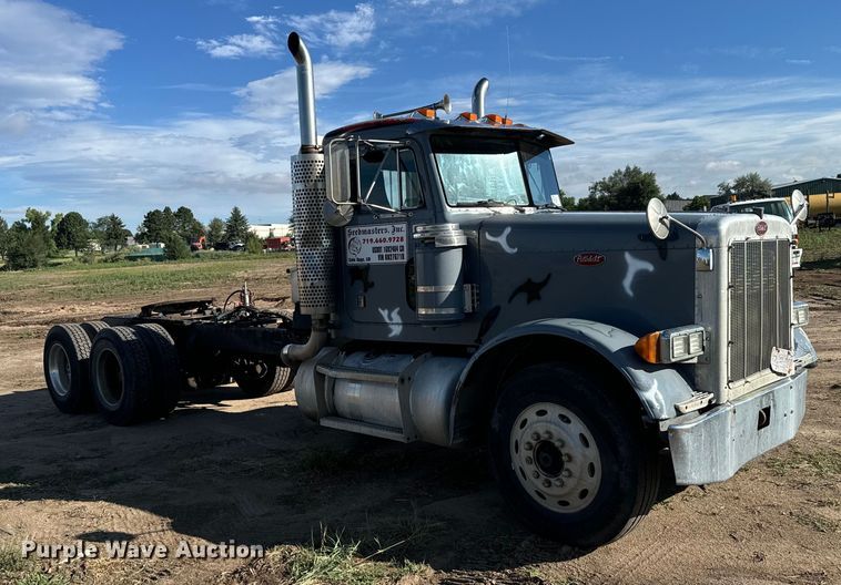 image for item DS7543 1989 Peterbilt  379 semi truck