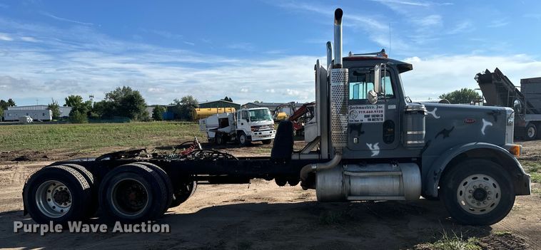 image for item DS7543 1989 Peterbilt  379 semi truck