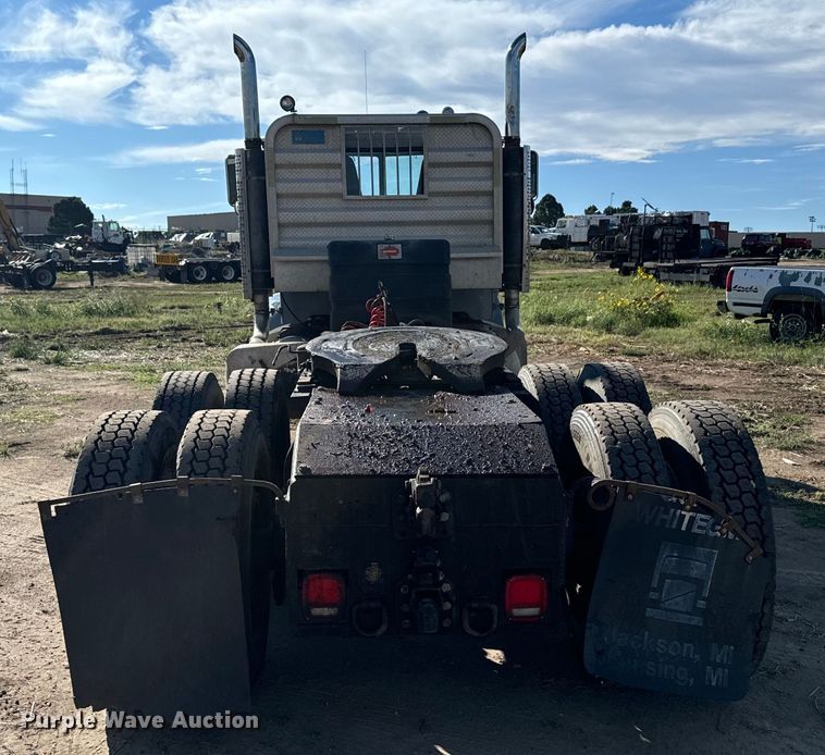 image for item DS7543 1989 Peterbilt  379 semi truck