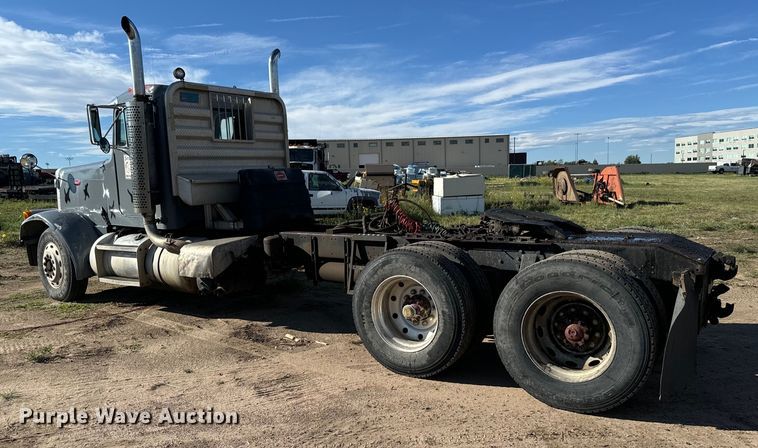 image for item DS7543 1989 Peterbilt  379 semi truck