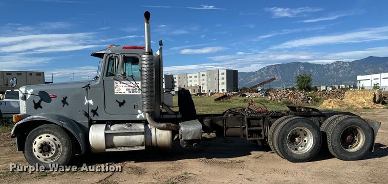 image for item DS7543 1989 Peterbilt  379 semi truck