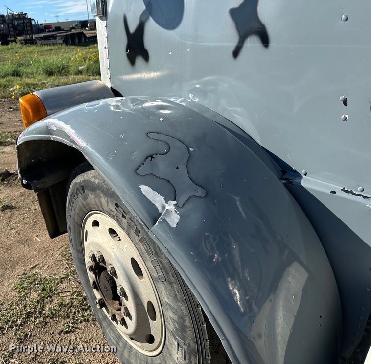 image for item DS7543 1989 Peterbilt  379 semi truck