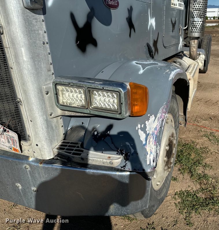 image for item DS7543 1989 Peterbilt  379 semi truck