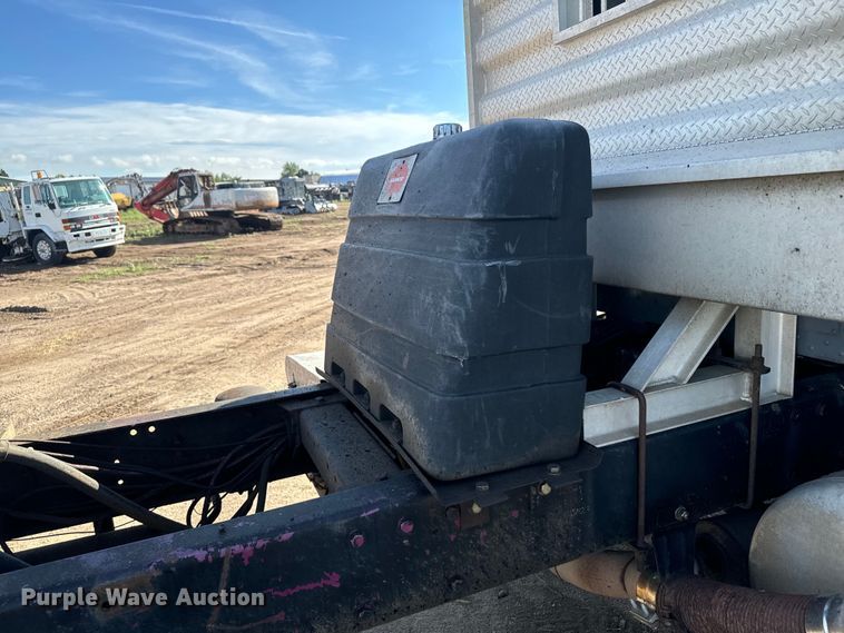 image for item DS7543 1989 Peterbilt  379 semi truck