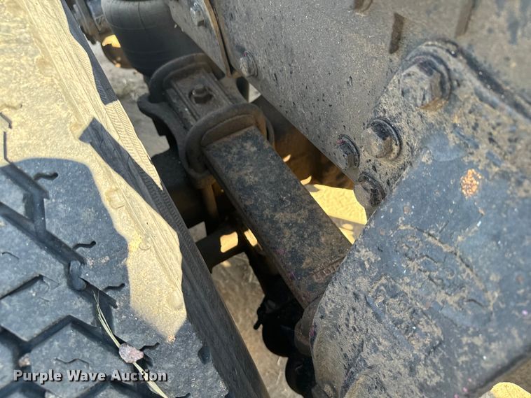 image for item DS7543 1989 Peterbilt  379 semi truck