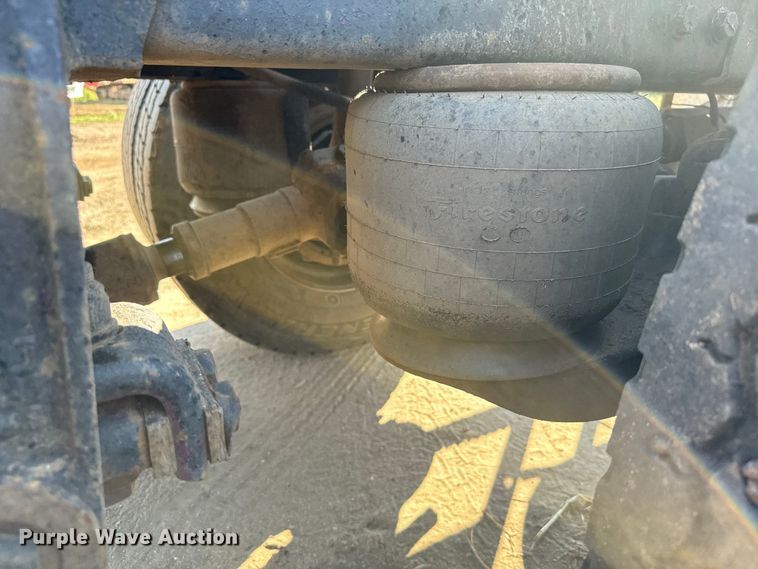 image for item DS7543 1989 Peterbilt  379 semi truck