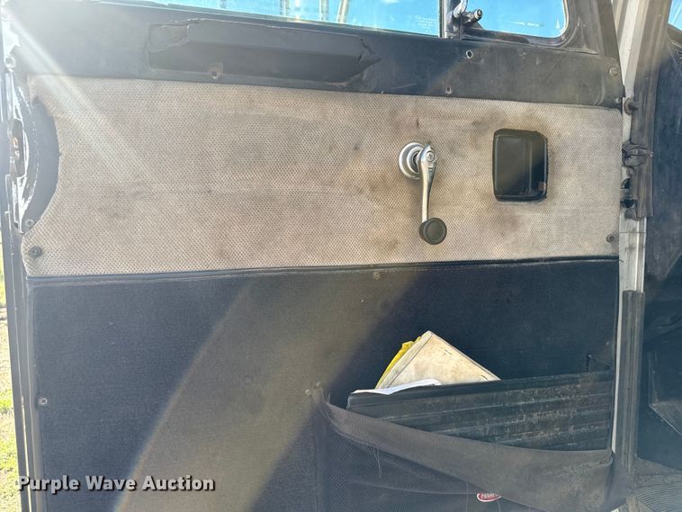 image for item DS7543 1989 Peterbilt  379 semi truck