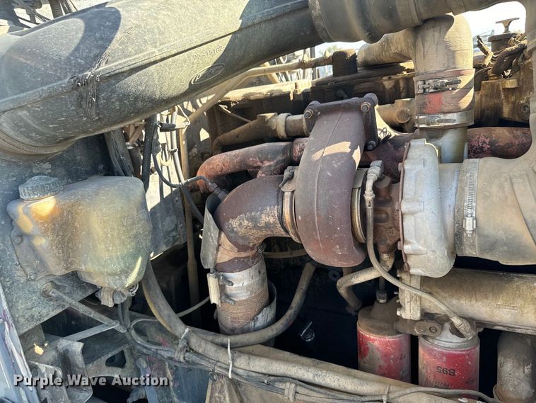 image for item DS7543 1989 Peterbilt  379 semi truck