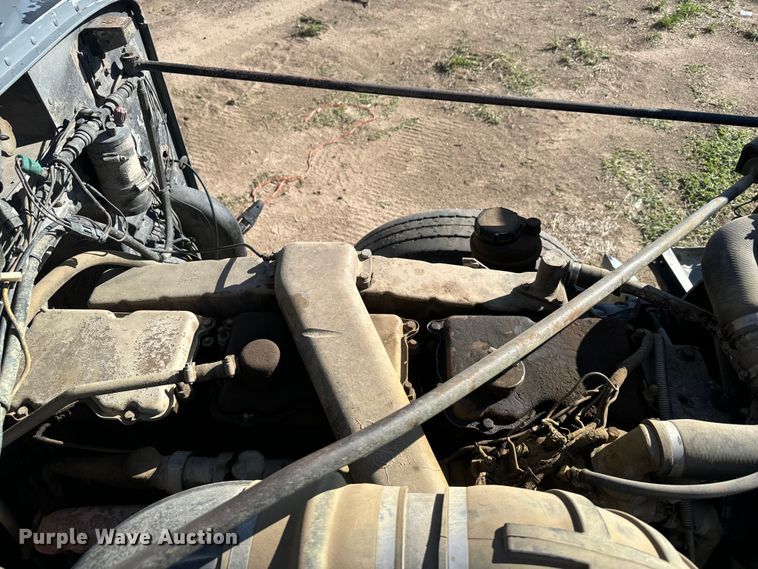 image for item DS7543 1989 Peterbilt  379 semi truck