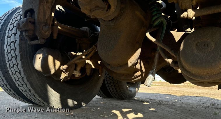 image for item DS7543 1989 Peterbilt  379 semi truck