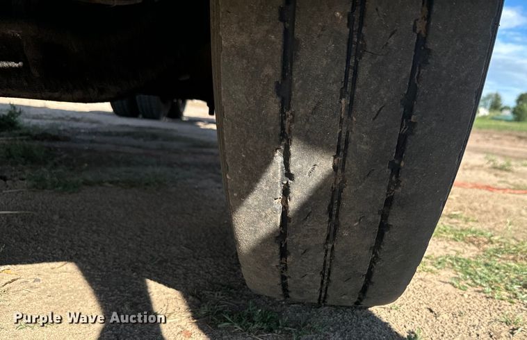 image for item DS7543 1989 Peterbilt  379 semi truck