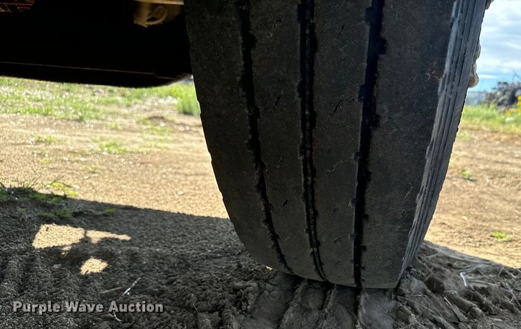 image for item DS7543 1989 Peterbilt  379 semi truck