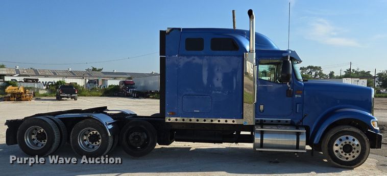 image for item DT5263 2007 International  9900i SFA 6x4 semi truck