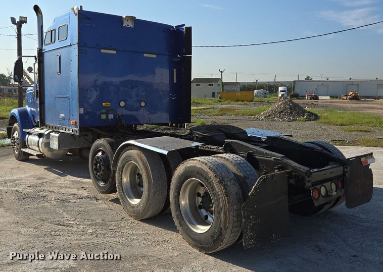 image for item DT5263 2007 International  9900i SFA 6x4 semi truck