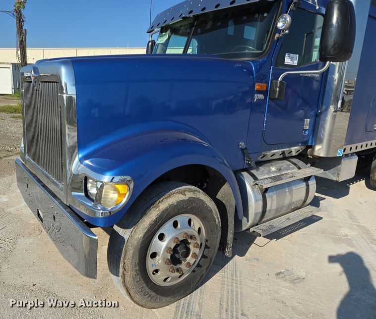 image for item DT5263 2007 International  9900i SFA 6x4 semi truck