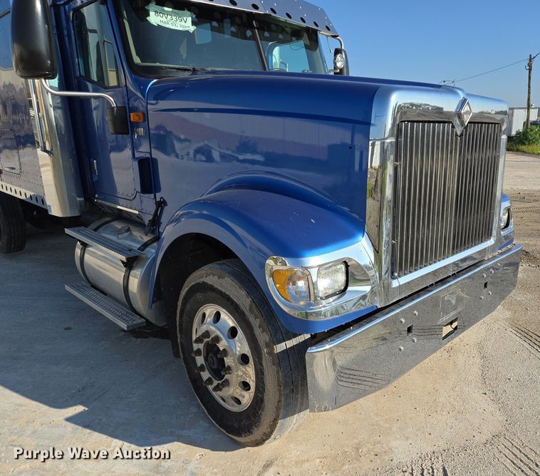 image for item DT5263 2007 International  9900i SFA 6x4 semi truck