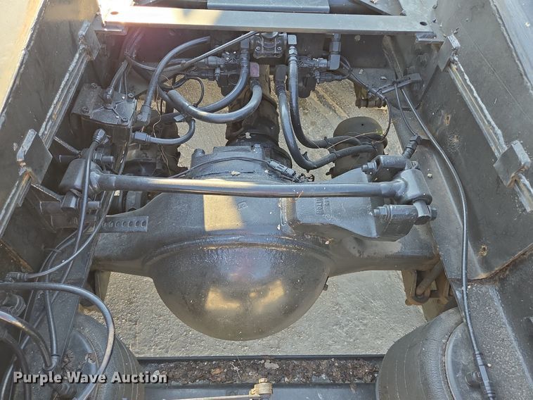 image for item DT5263 2007 International  9900i SFA 6x4 semi truck