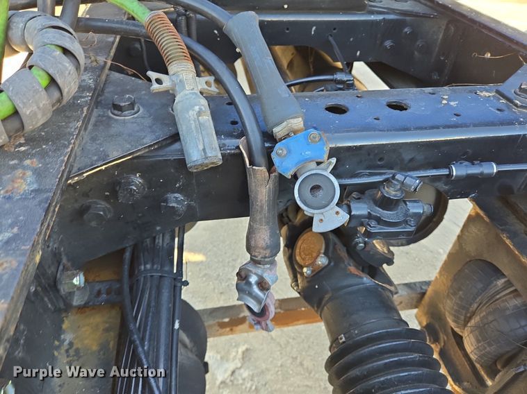 image for item DT5263 2007 International  9900i SFA 6x4 semi truck