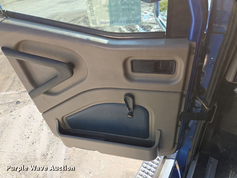 image for item DT5263 2007 International  9900i SFA 6x4 semi truck