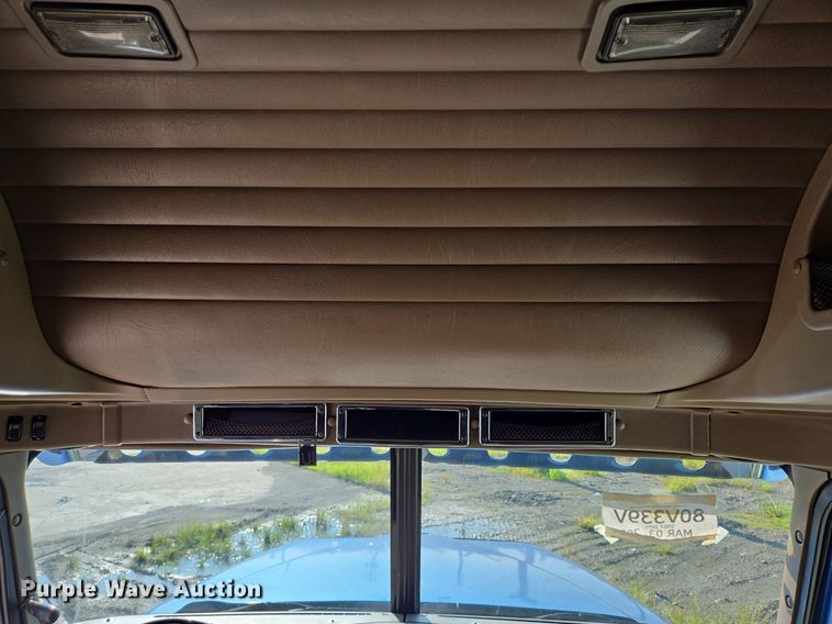 image for item DT5263 2007 International  9900i SFA 6x4 semi truck