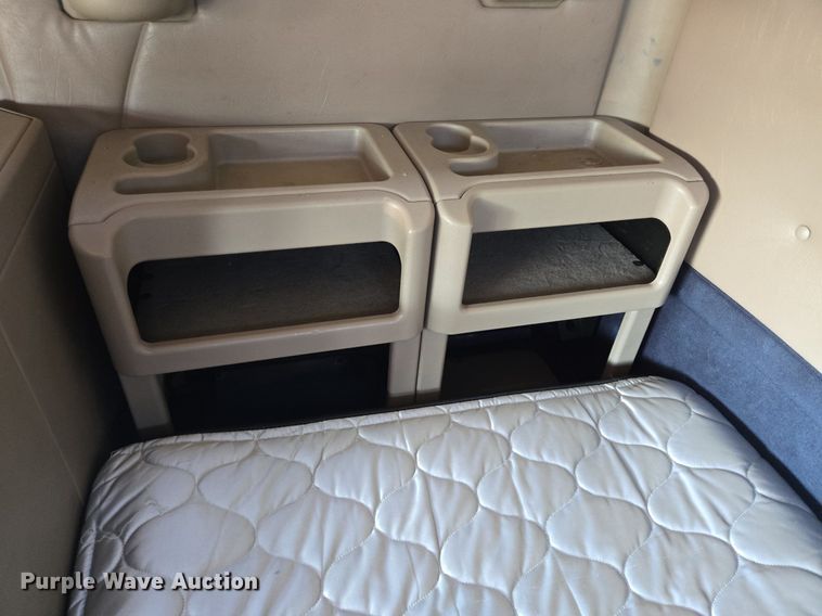 image for item DT5263 2007 International  9900i SFA 6x4 semi truck