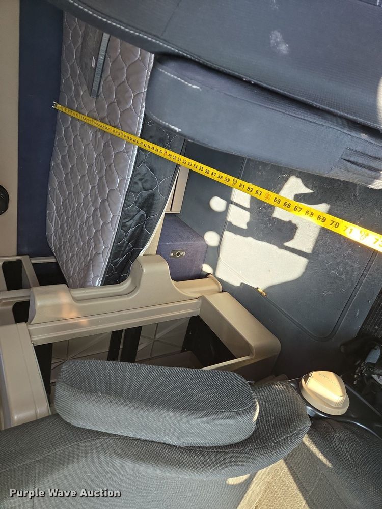 image for item DT5263 2007 International  9900i SFA 6x4 semi truck