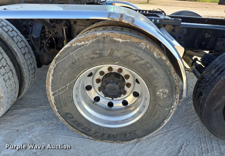 image for item DT5263 2007 International  9900i SFA 6x4 semi truck