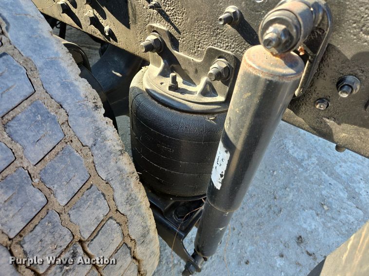 image for item DT5263 2007 International  9900i SFA 6x4 semi truck