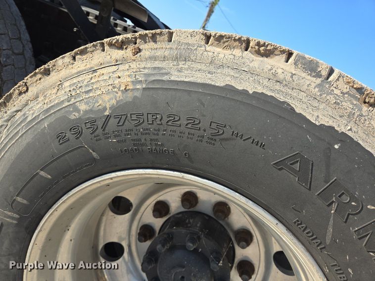 image for item DT5263 2007 International  9900i SFA 6x4 semi truck