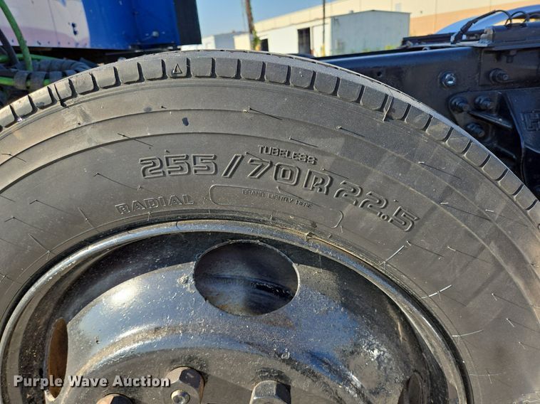 image for item DT5263 2007 International  9900i SFA 6x4 semi truck