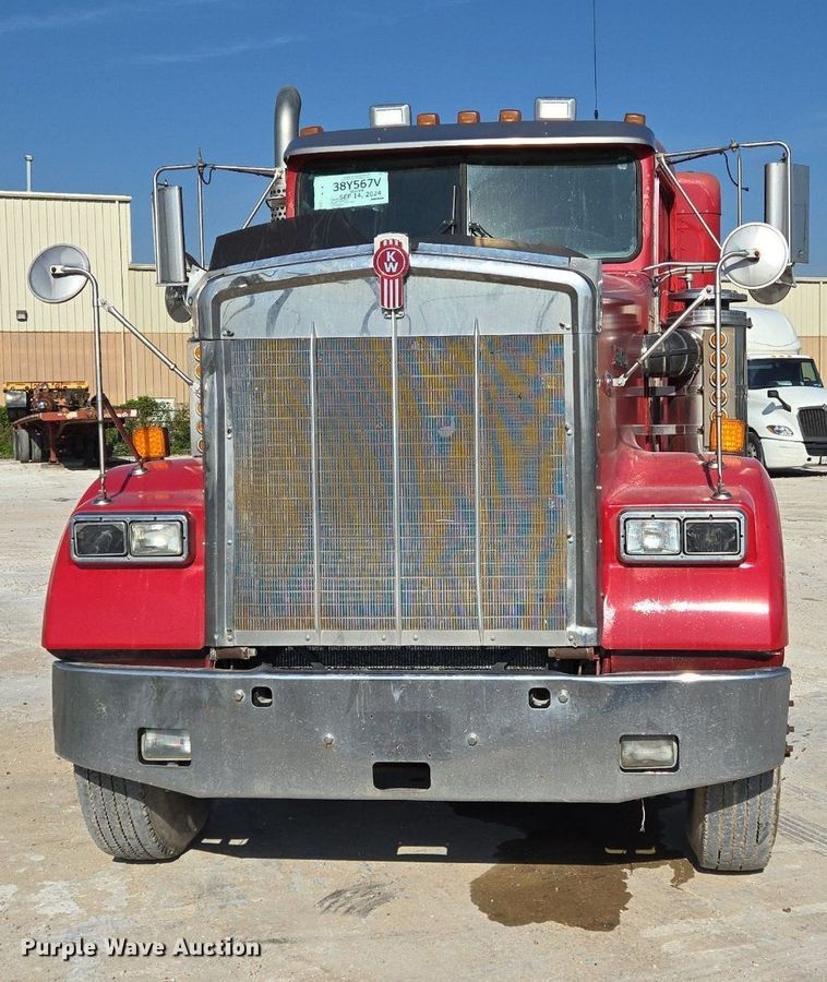 image for item DT5264 2012 Kenworth W900 semi truck