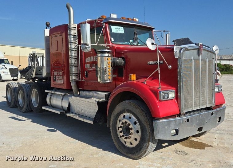 image for item DT5264 2012 Kenworth W900 semi truck