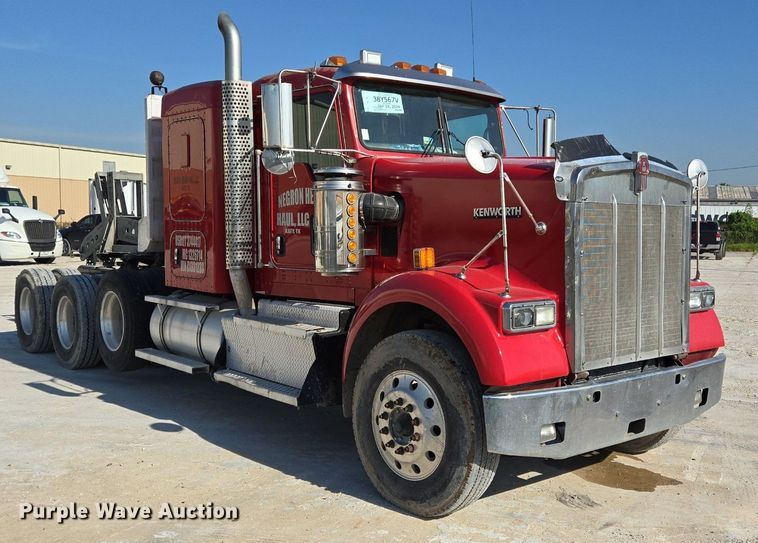 image for item DT5264 2012 Kenworth W900 semi truck